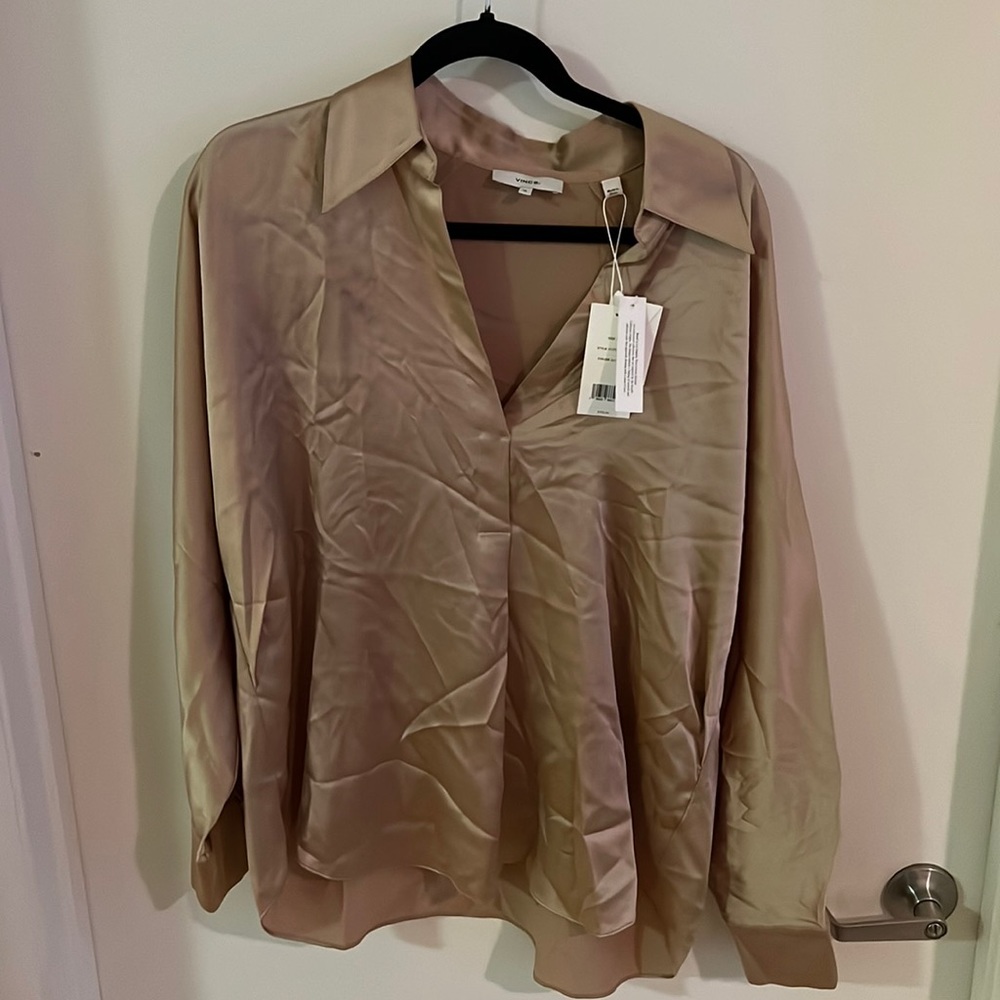 Vince Shaped Collar Popover Top in Chamois